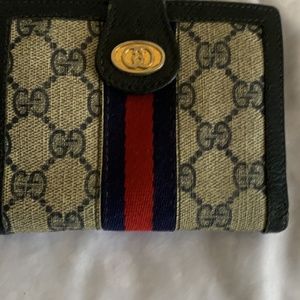 Vintage Gucci wallet